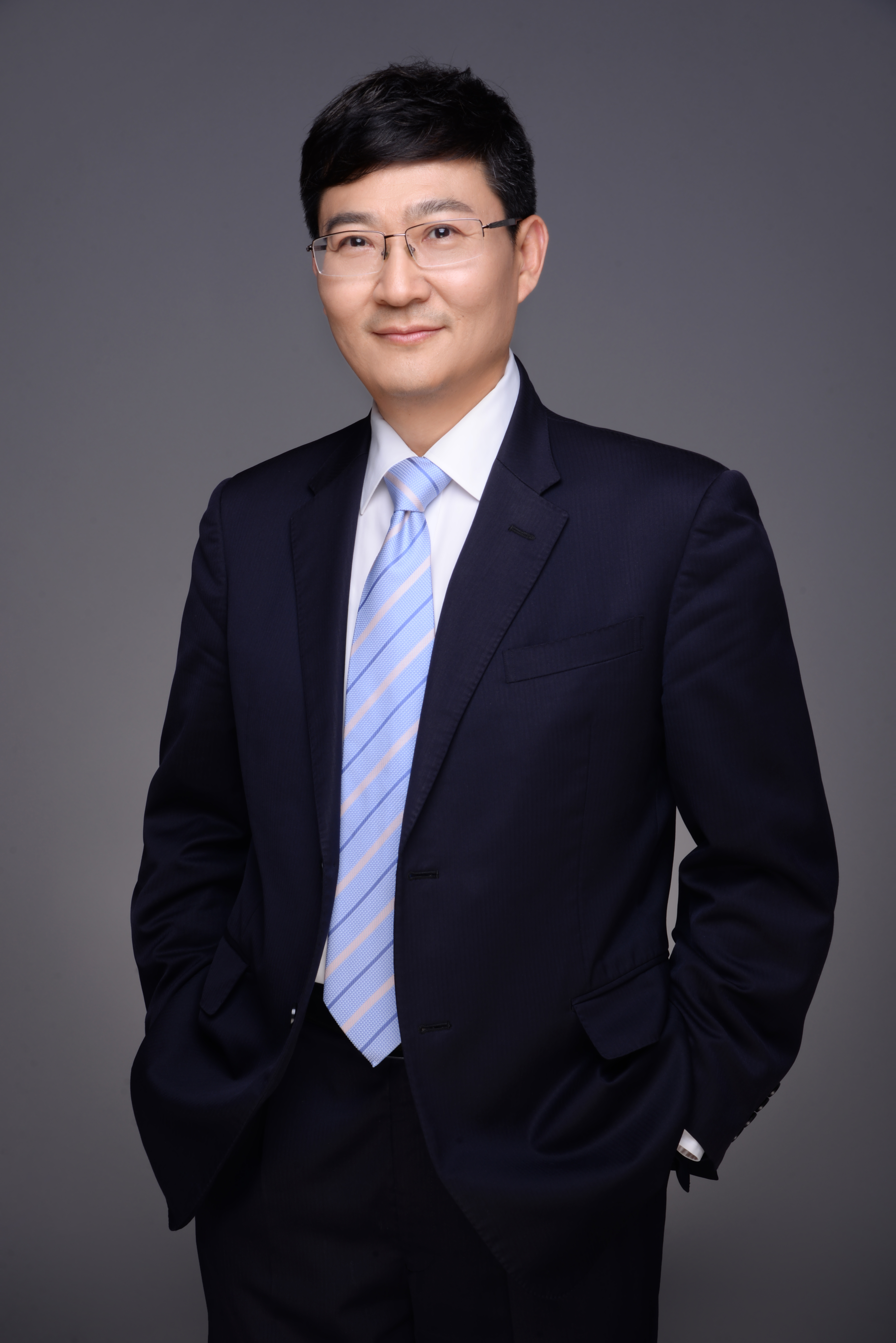 衣明紀 常務(wù)委員