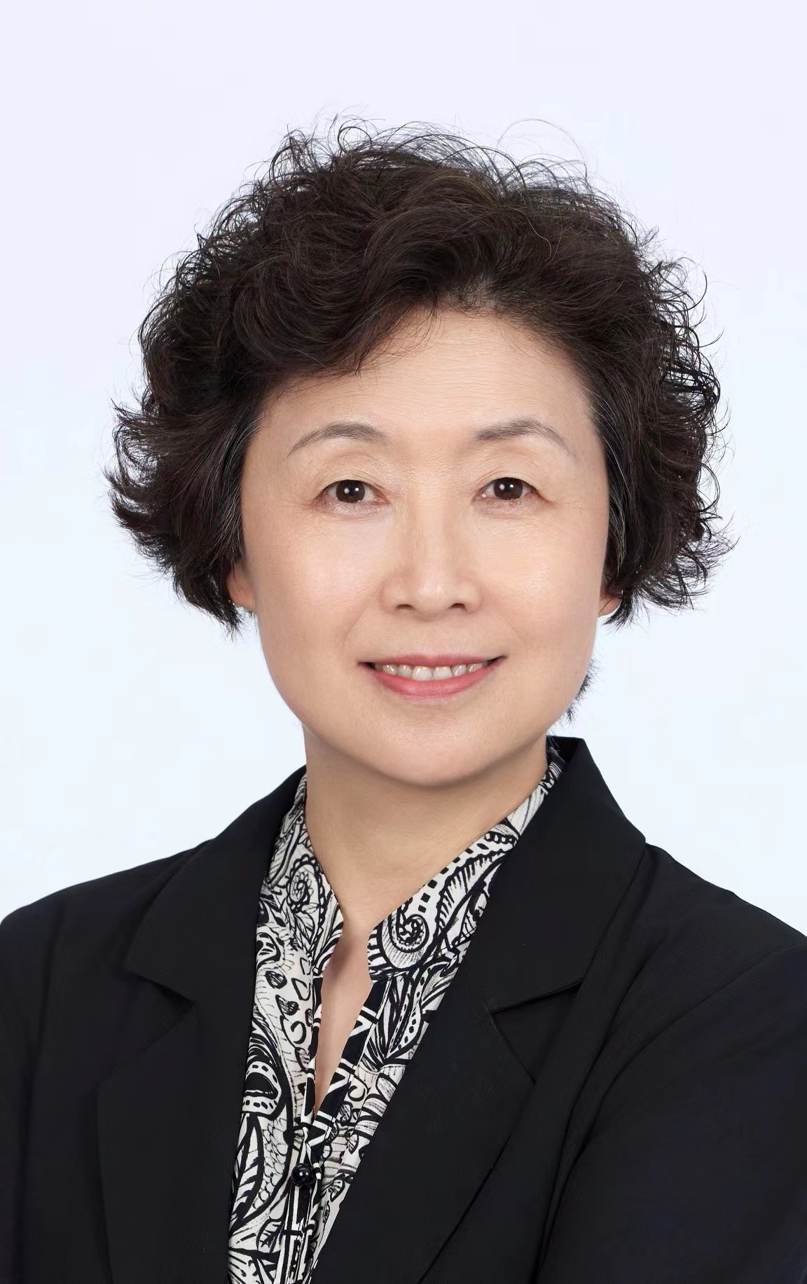 曾果 副主任委員